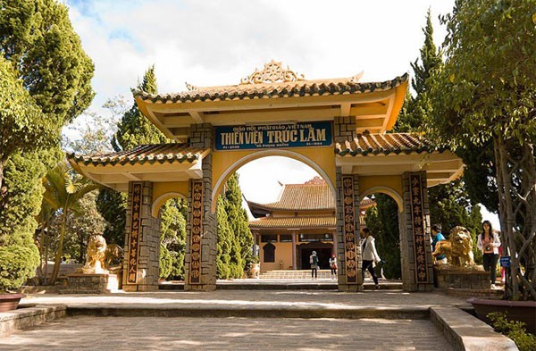 5 điểm du lịch tâm linh nổi tiếng tại Việt Nam 7
