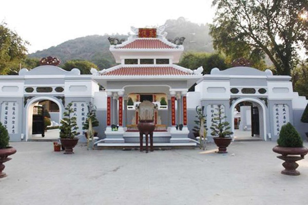 Tháng Giêng hành hương qua 3 ngôi chùa Bà nổi tiếng miền Nam 5