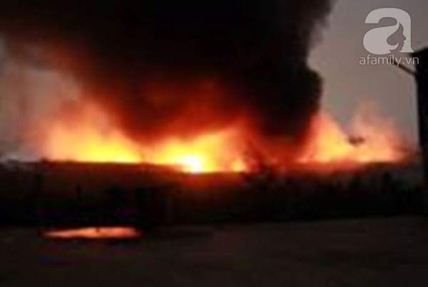TP.HCM: Cháy lớn tại khu xử lý rác, cột lửa bốc cao cả trăm mét 8