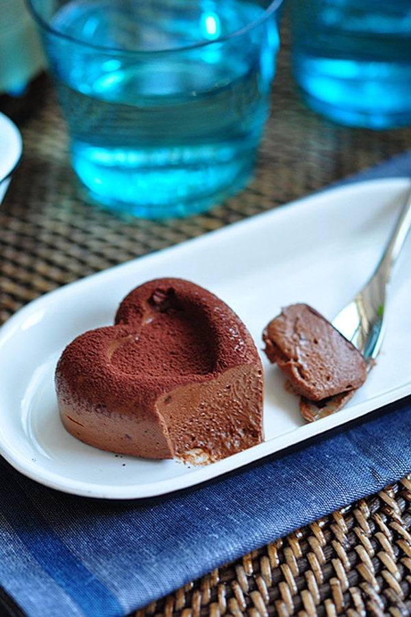 Cách đơn giản làm kem chocolate mát lịm thơm ngon 15