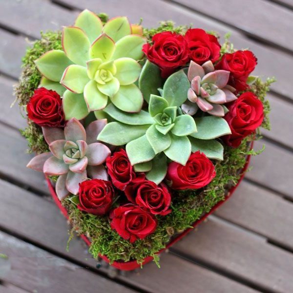 Cắm hoa hình trái tim đẹp ấn tượng thật đơn giản
