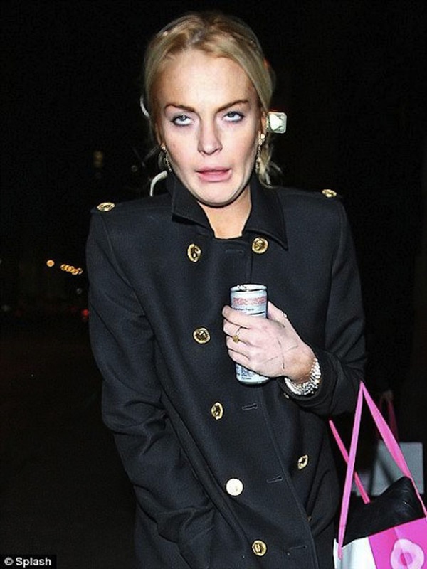 Nh&igrave;n lại nhan sắc 