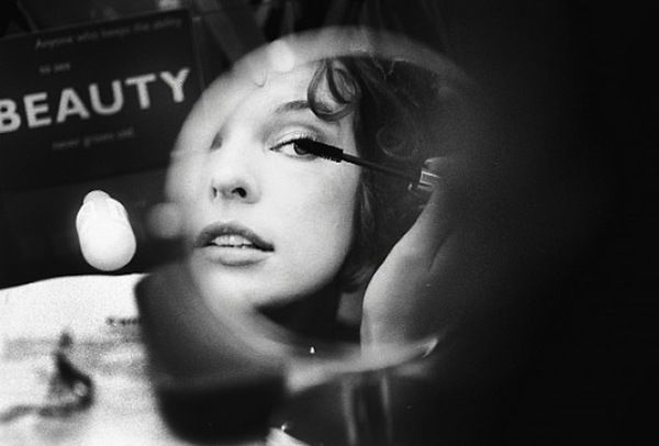 B&iacute; quyết chải mascara cho mi cong v&agrave; d&agrave;y 1