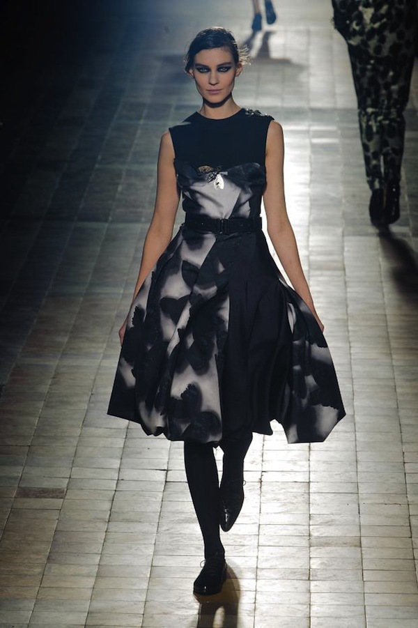 Thanh nhã, ngọt ngào với Dior, Lanvin tại Paris Fashion Week 22