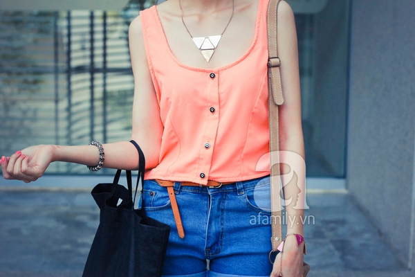Ngắm street style tương đồng của ph&aacute;i đẹp S&agrave;i G&ograve;n v&agrave; Singapore 15