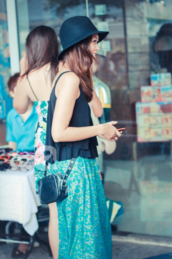 Ngắm street style tương đồng của ph&aacute;i đẹp S&agrave;i G&ograve;n v&agrave; Singapore 3