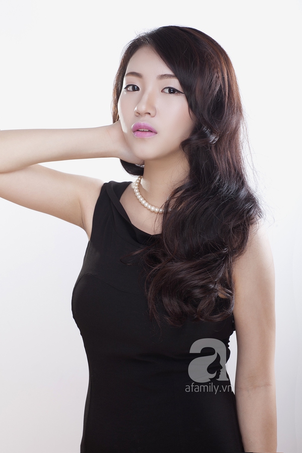 Học phong cách trang điểm môi hồng, lông mày nâu của Yoon Eun Hye 9