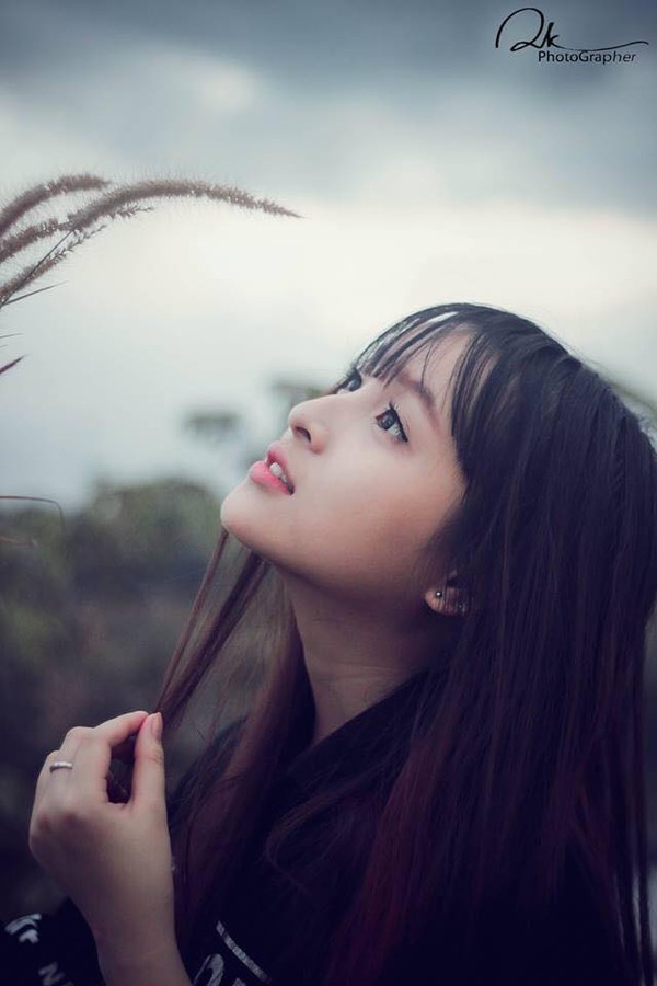 Vẻ đẹp trong trẻo của nữ sinh S&agrave;i G&ograve;n khiến d&acirc;n mạng 