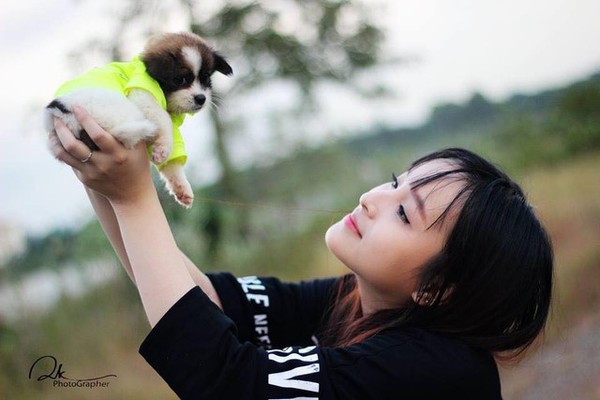 Vẻ đẹp trong trẻo của nữ sinh S&agrave;i G&ograve;n khiến d&acirc;n mạng 