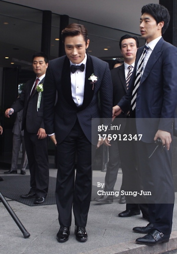 Những điều th&uacute; vị về đ&aacute;m cưới của Lee Byung Hun  10
