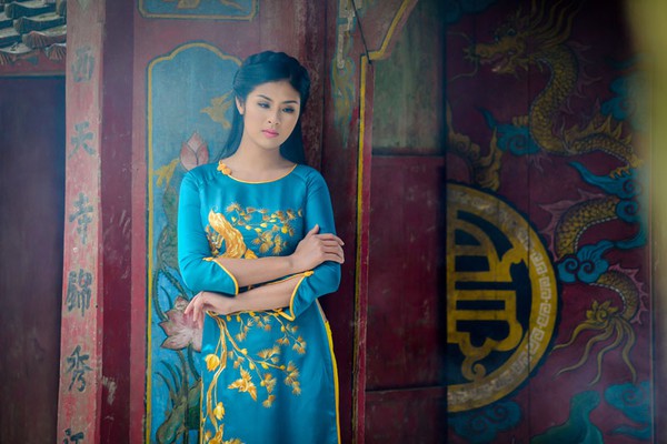 Hoa hậu Ngọc Hân thướt tha với áo dài truyền thống 5