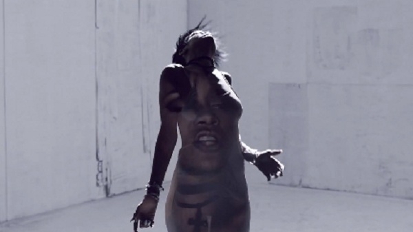 Rihanna tung MV 