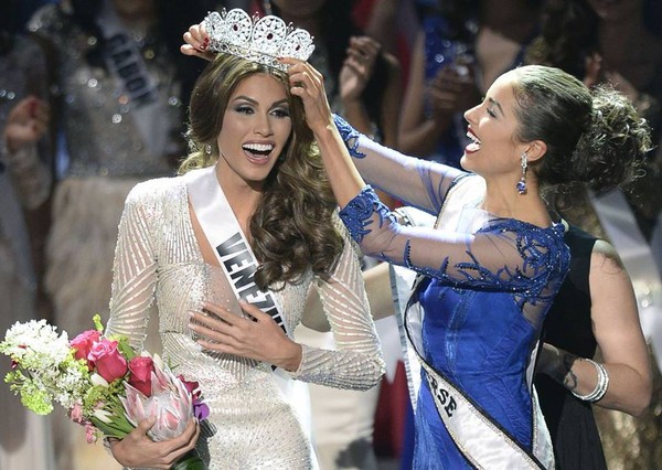 Venezuela đăng quang ng&ocirc;i vị Hoa hậu Ho&agrave;n vũ 2013 1