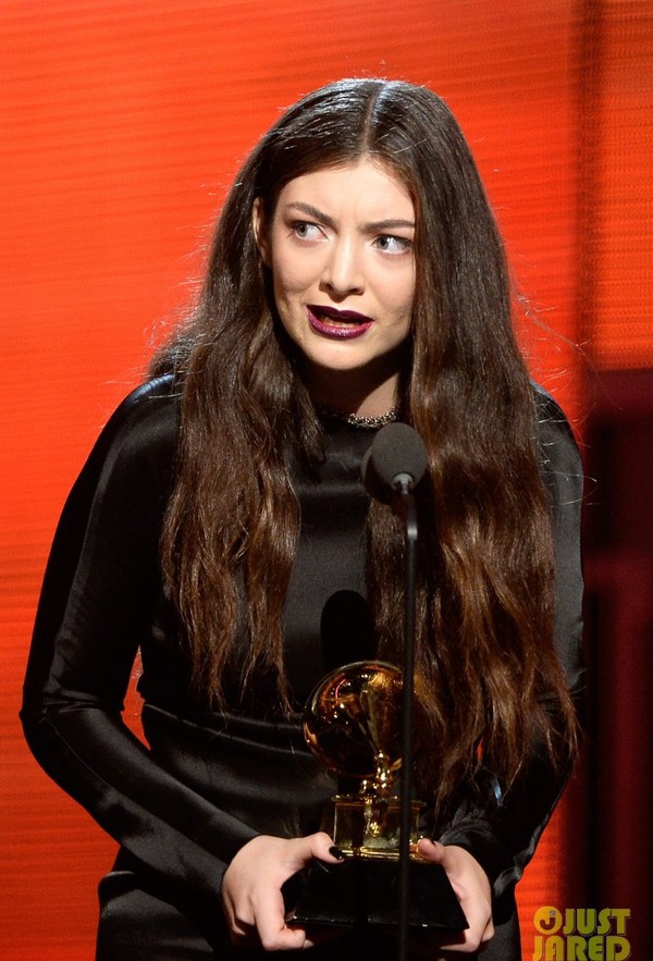 "Hiện tượng 17 tuổi" Lorde gây choáng váng với 2 giải Grammy 1