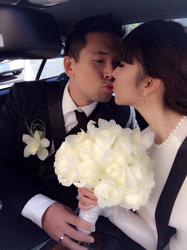 Ngọc Quyên lãng mạn hôn chú rể Việt kiều trong ngày cưới 2