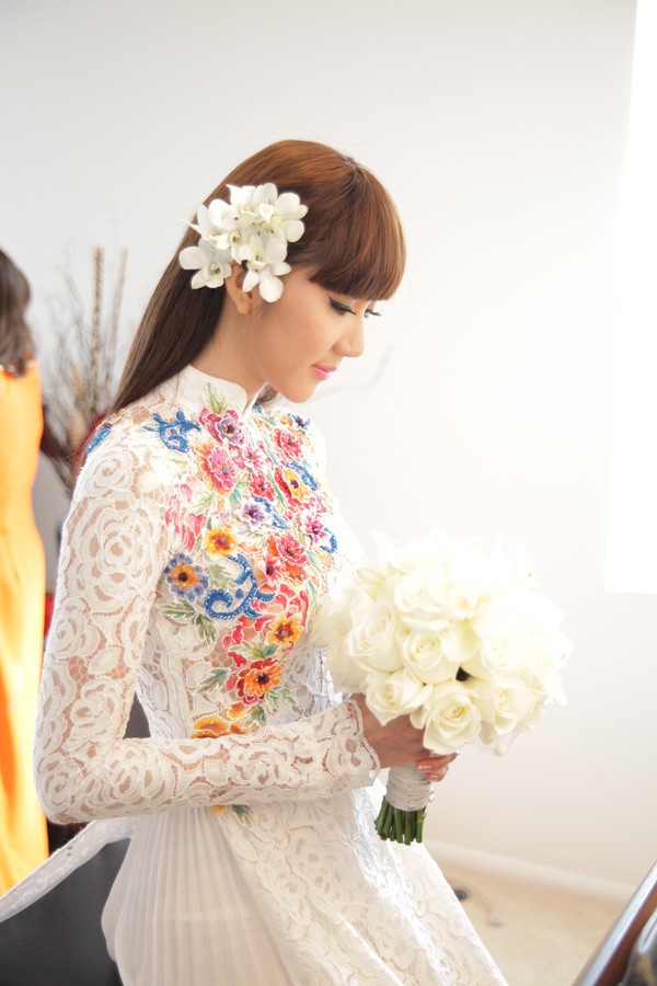 Ngọc Quyên lãng mạn hôn chú rể Việt kiều trong ngày cưới 15 Ngọc Quyên lãng mạn hôn chú rể Việt kiều trong ngày cưới 15