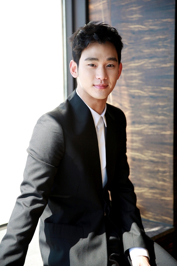 Kim Soo Hyun: 