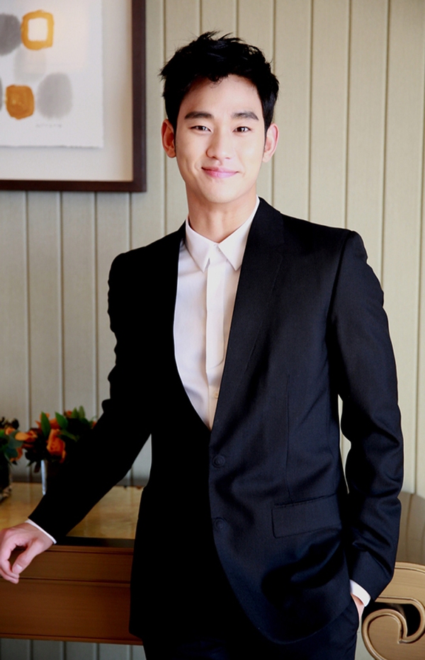 Kim Soo Hyun: 