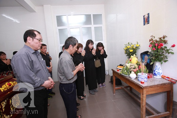 Đám tang NSND Trịnh Thịnh có đông đủ người trong nghề tiễn đưa 11