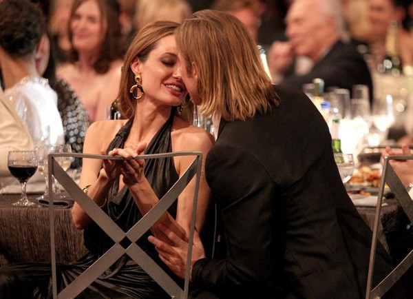 Brad Pitt, Angelina Jolie tái hợp 9 năm sau 