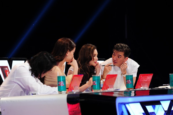 X-Factor Việt: Các cô gái dưới 25 tuổi đua tranh quyết liệt 10
