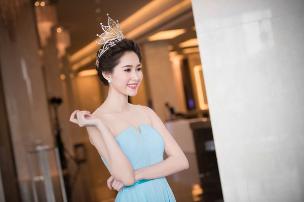 Hoa hậu Đặng Thu Thảo đội vương miện đẹp như thiên thần 3