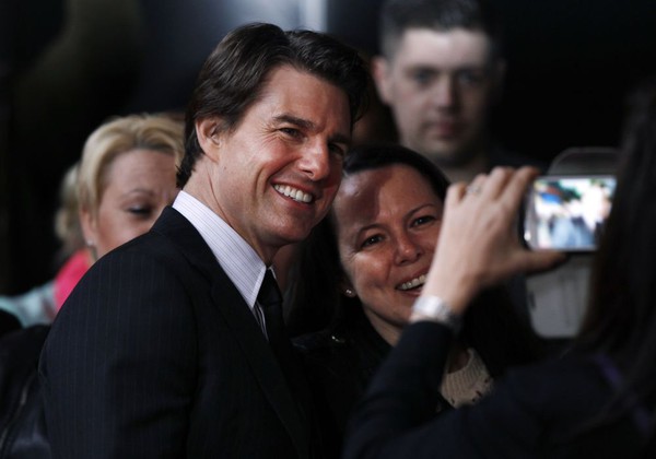 Tom Cruise khiến cả nghìn fan khắp 3 nước hú hét gọi tên  1