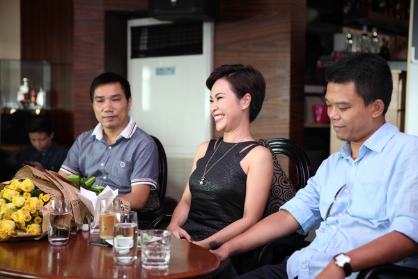 Uyên Linh không ghen tị khi Văn Mai Hương mua nhà, mua xe 5