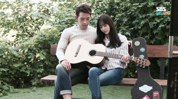 Bi Rain, Krystal đẹp đ&ocirc;i trong hậu trường chụp poster phim 4