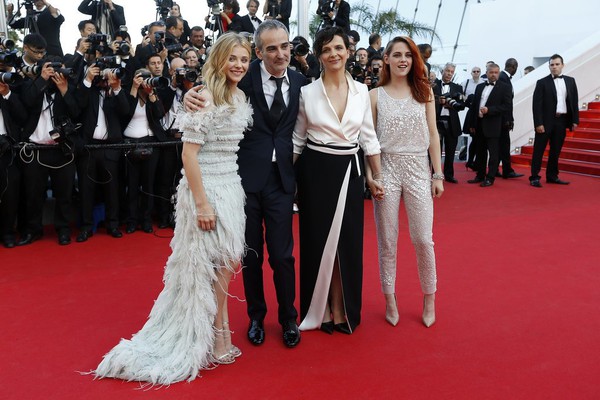 Kristen Stewart nổi bật với làn da không tỳ vết tại Cannes 7