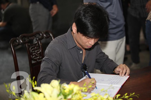 Thanh Lam thất thần trong lễ đưa tang nhạc sĩ Thuận Yến 23