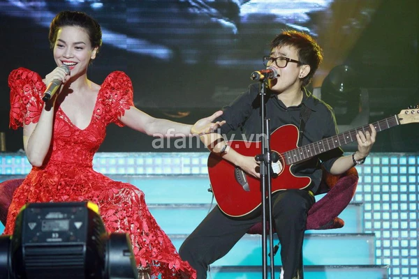 Hồ Ngọc H&agrave; đ&oacute;n sinh nhật ấm &aacute;p  11