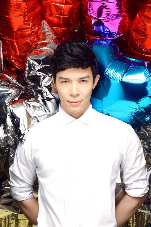 Nathan Lee tung single mừng Gi&aacute;ng sinh sớm 7