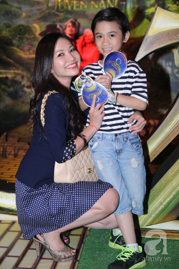 Kim Hiền cùng con trai 