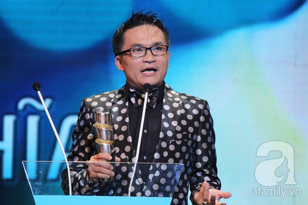 Hoài Linh đoạt cú đúp tại HTV Awards 2013 5