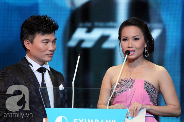 Hoài Linh đoạt cú đúp tại HTV Awards 2013 23