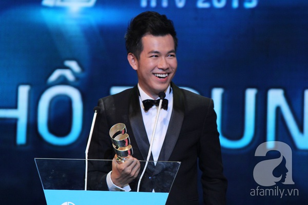 Hoài Linh đoạt cú đúp tại HTV Awards 2013 24