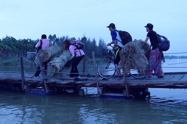 Nhan Phúc Vinh - Linh Chi tiếp tục dẫn đầu 