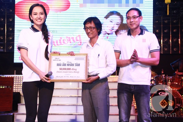 Phạm Quỳnh Anh, Mai Phương Th&uacute;y c&ugrave;ng h&aacute;t với trẻ nhỏ 14