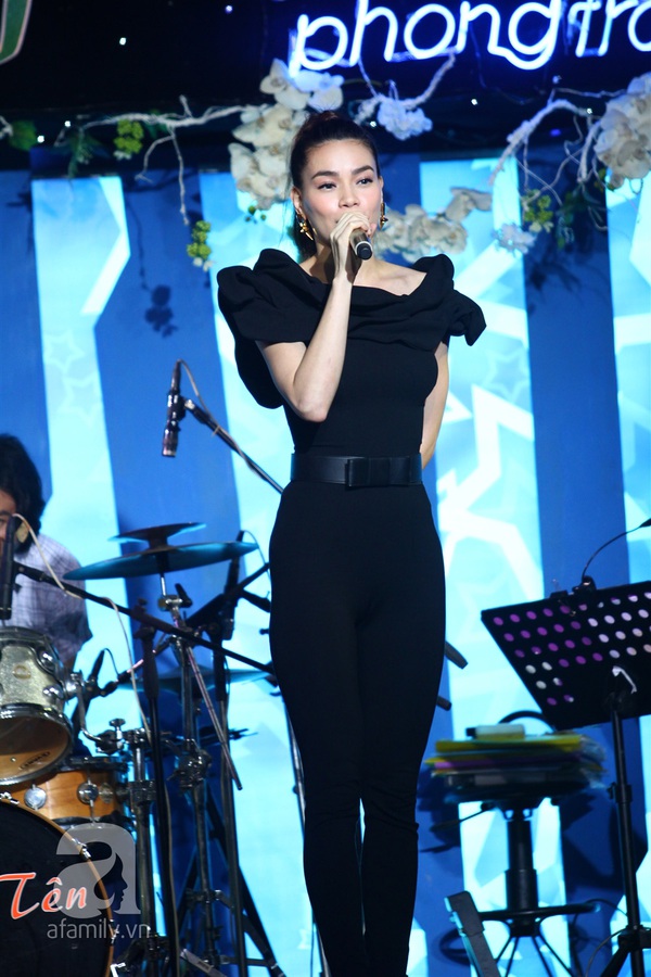 Hồ Ngọc H&agrave; hết l&ograve;ng v&igrave; qu&ecirc; nh&agrave; lũ lụt 1