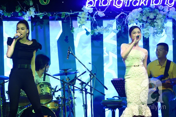Hồ Ngọc H&agrave; hết l&ograve;ng v&igrave; qu&ecirc; nh&agrave; lũ lụt 9