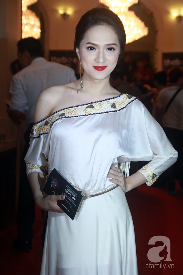 Hai người đẹp chuyển giới của showbiz Việt ấn tượng với Hai người đẹp chuyển giới của showbiz Việt ấn tượng với