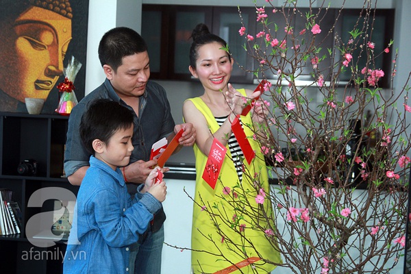 Kim Hiền đón Tết bình dị bên con trai và chồng sắp cưới 10