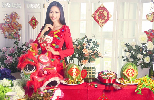 Ng&ocirc; Thanh V&acirc;n thướt tha với &aacute;o d&agrave;i  3