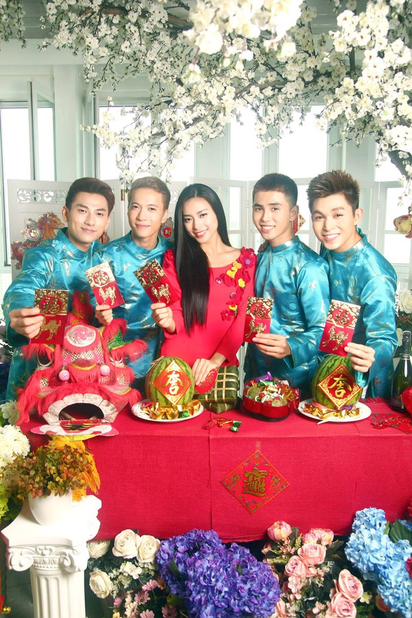 Ng&ocirc; Thanh V&acirc;n thướt tha với &aacute;o d&agrave;i  6