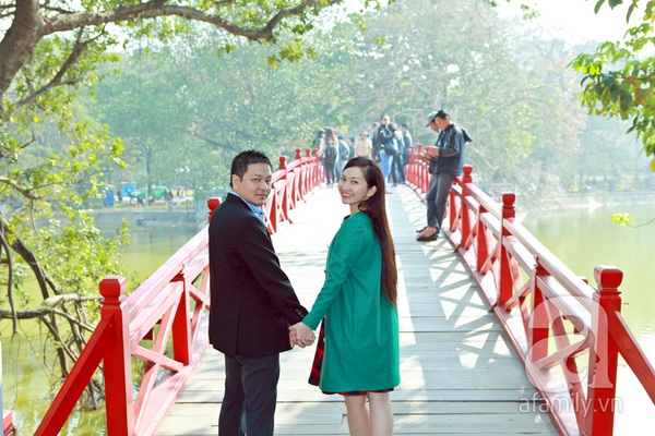 Kim Hiền cùng bạn trai tay trong tay đi dạo Hồ Gươm 3