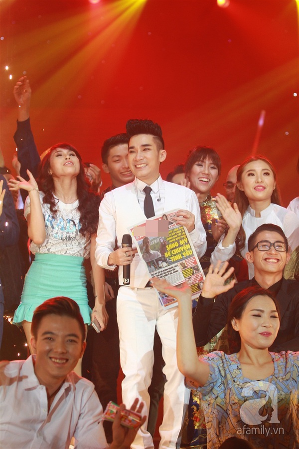 Ngỡ ng&agrave;ng với giọng live khỏe khoắn của Quang H&agrave; cạnh c&aacute;c danh ca 2