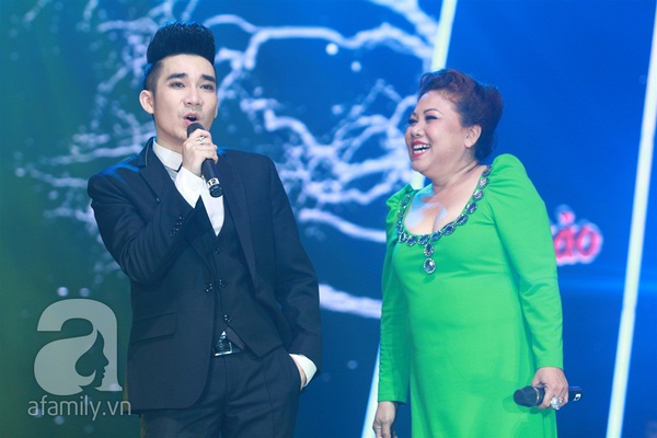Ngỡ ng&agrave;ng với giọng live khỏe khoắn của Quang H&agrave; cạnh c&aacute;c danh ca 17