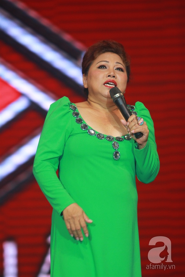 Ngỡ ng&agrave;ng với giọng live khỏe khoắn của Quang H&agrave; cạnh c&aacute;c danh ca 16