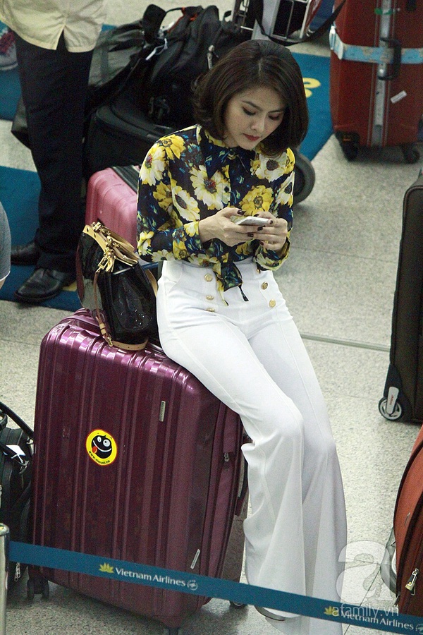 Trương Ngọc Ánh giản dị, Vân Trang điệu đà ở sân bay 15